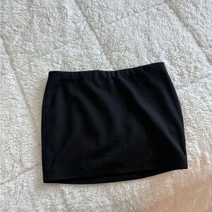 NWOT Lovers + Friends Black Mini Pencil Skirt
